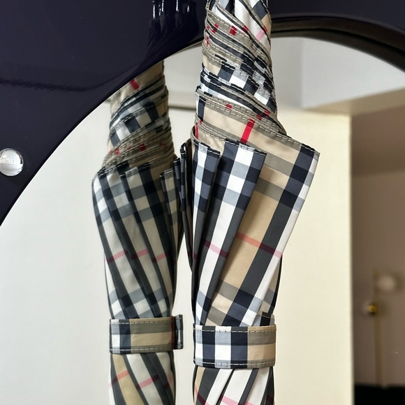 Burberry Check Umbrella
Colour: Archive Beige - Picture 10 of 11